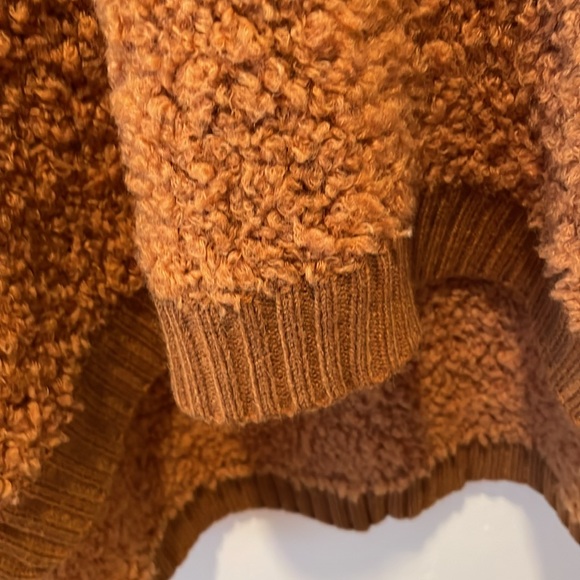 UGG Deann Cloudfluff V Neck Sweater, NWT - Picture 7 of 16